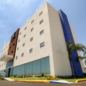 sleep-inn-mazatlan.mazatlan-hotels.com/